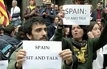 Catalogna, separatisti al Primo Ministro: "Sediamoci e parliamo"