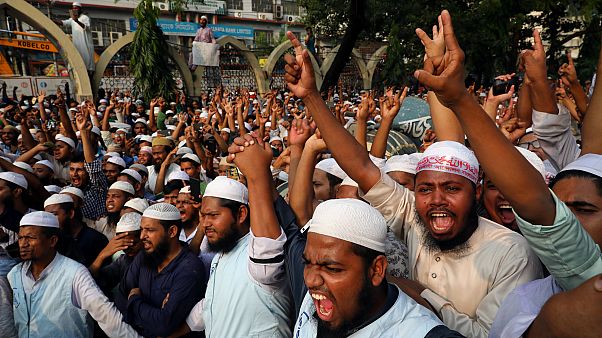 احتجاجات في بنغلادش بسبب منشور "مُسيء للنبي محمد" على فيسبوك احتجاجات في بنغلادش بسبب منشور "مُسيء للنبي محمد" على فيسبوك