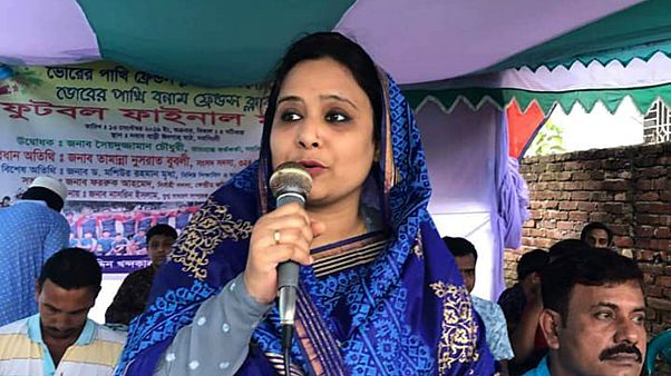 Bangladeş'te milletvekili sınavlara dublorünü soktuğu için üniversiteden atıldı Bangladeş'te milletvekili sınavlara dublorünü soktuğu için üniversiteden atıldı