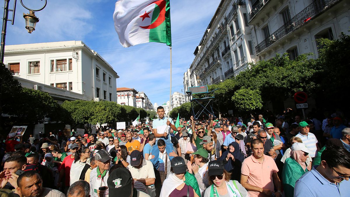 الطلاب في الجزائر يتظاهرون للأسبوع الـ35 على التوالي
