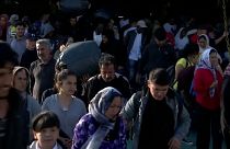 Von Samos aufs Festland: Griechische Behörden siedeln Flüchtlinge um