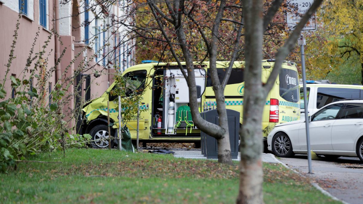 فرد مسلحی که یک دستگاه آمبولانس را در اسلو ربوده بود به دام پلیس نروژ افتاد