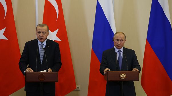 Türkiye Cumhurbaşkanı Recep Tayyip Erdoğan ve Rusya Devlet Başkanı Vladimir Putin, Rusya'nın Soçi kentinde bir araya geldi (Murat Kula - Anadolu Ajansı ) Türkiye Cumhurbaşkanı Recep Tayyip Erdoğan ve Rusya Devlet Başkanı Vladimir Putin, Rusya'nın Soçi kentinde bir araya geldi (Murat Kula - Anadolu Ajansı )