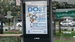  لافتات إعلانية تحتوي على رسالة معادية لليهود والمسيحيين في مدينة قونية التركية