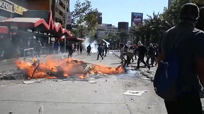 Ellenfeleivel összefogva vetne véget a zavargásoknak a chilei elnök