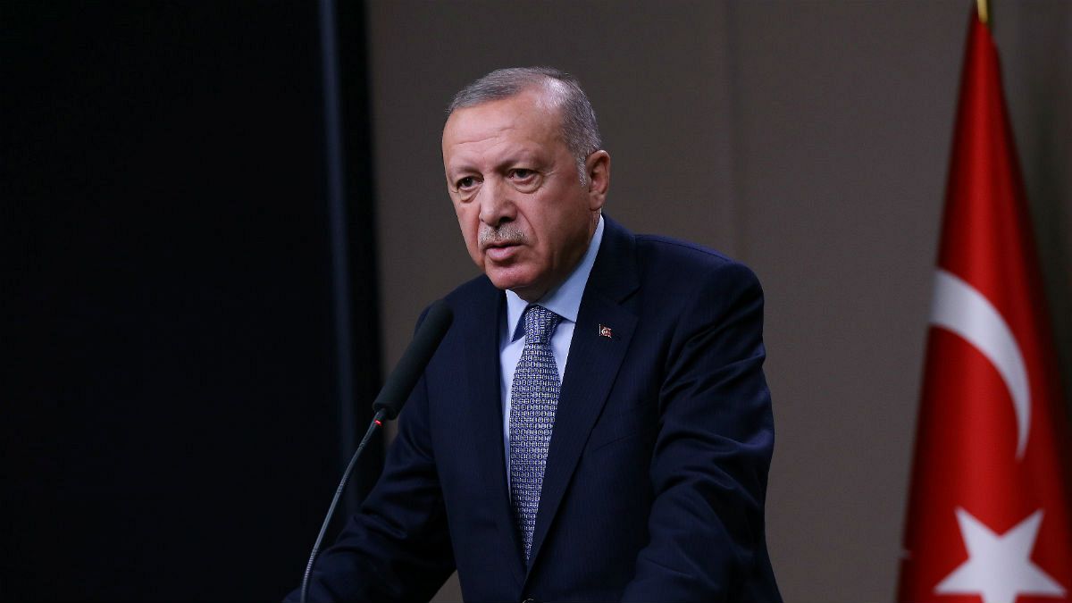 اردوغان: ی‌پ‌گ نمی‌تواند با پوشیدن «لباس رژیم» در مرز ترکیه بماند