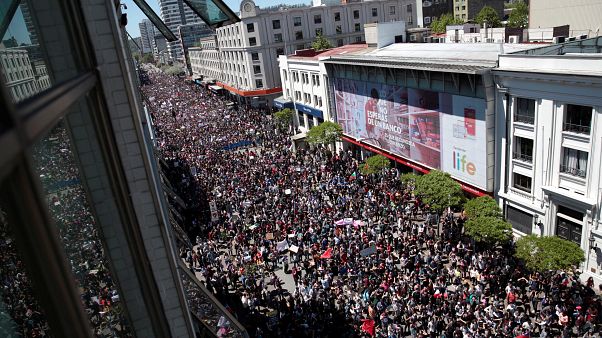 Şili Devlet Başkanı Pinera: Yığılan sorunları göremediğimiz için özür dilerim Şili Devlet Başkanı Pinera: Yığılan sorunları göremediğimiz için özür dilerim