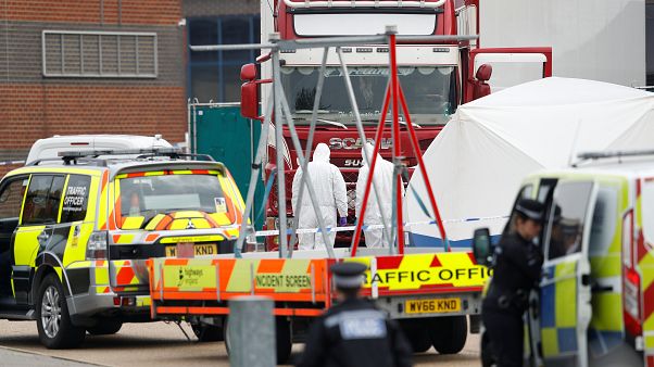 Macabre découverte en Angleterre : 39 corps abandonnés dans un camion Macabre découverte en Angleterre : 39 corps abandonnés dans un camion