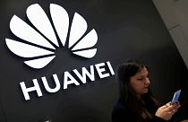 هواوي تطلق هاتفها "جي 5 مات إكس" القابل للطي في الصين 