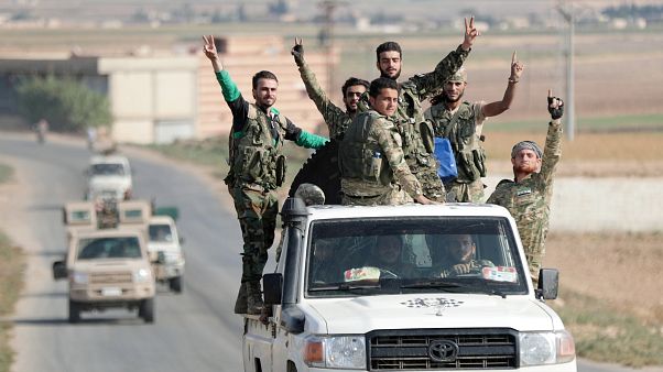 Türkiye destekli Suriye Milli Ordusu sınırdaki Telabyad yakınlarında Türkiye destekli Suriye Milli Ordusu sınırdaki Telabyad yakınlarında
