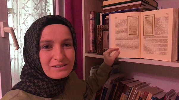 Video: 14 yıllık Kur'an eğitmeni Fatma Yavuz'a Diyanet'ten 'İslami törelere aykırılık' suçlaması Video: 14 yıllık Kur'an eğitmeni Fatma Yavuz'a Diyanet'ten 'İslami törelere aykırılık' suçlaması