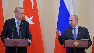 الرئيس الروسي فلاديمير بوتين والرئيس التركي رجب طيب أردوغان خلال مؤتمر صحفي عقب محادثاتهما في سوتشي، روسيا 22 أكتوبر/ تشرين الأول 2019