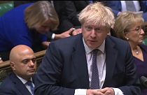Johnson expresa su frustración mientras espera la prórroga del Brexit