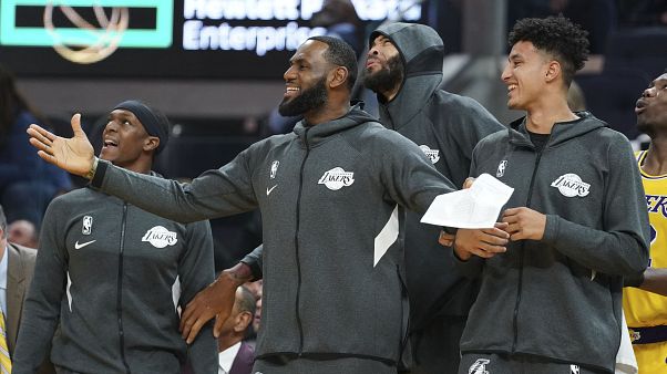 NBA yıldızı LeBron James'a Amerikan milli marşına 'saygısızlık etti' eleştirisi NBA yıldızı LeBron James'a Amerikan milli marşına 'saygısızlık etti' eleştirisi