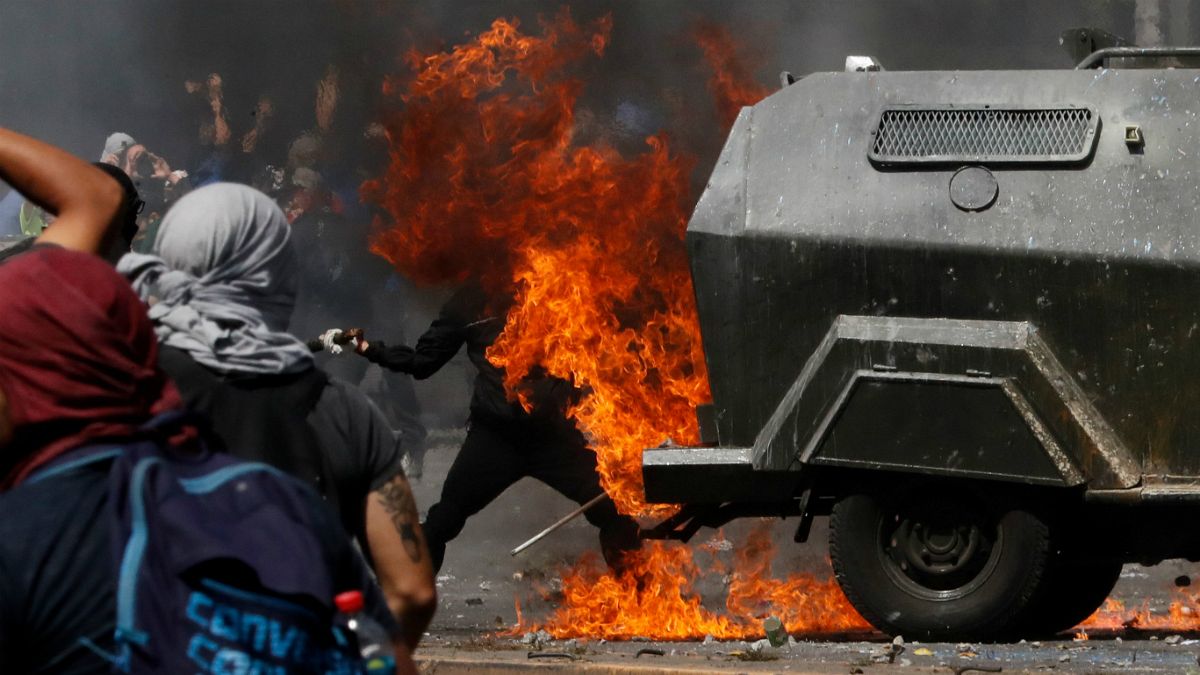ناآرامی‌های شیلی؛ هزاران نفر در اولین روز اعتصاب عمومی تظاهرات کردند