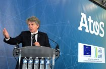 Макрон предлагает Бретона