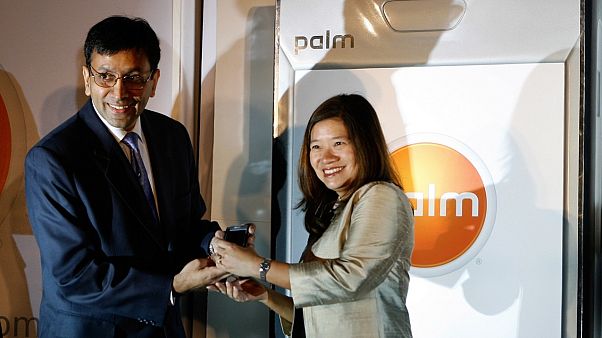 Dünyanın en küçük akıllı telefonu Palm Türkiye'de satışta Dünyanın en küçük akıllı telefonu Palm Türkiye'de satışta