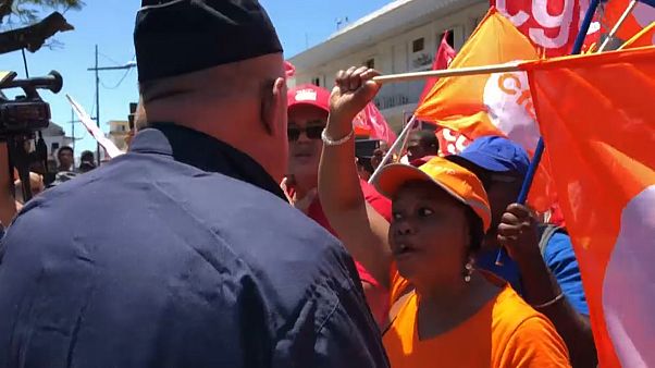La Réunion en colère contre Emmanuel Macron La Réunion en colère contre Emmanuel Macron