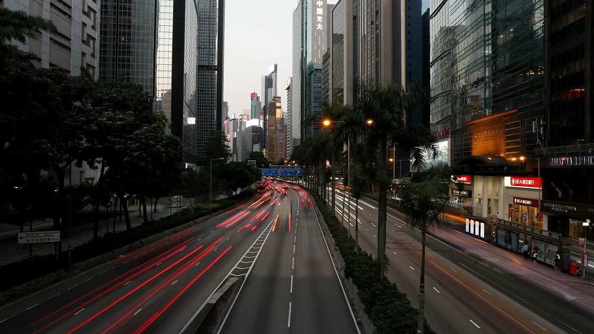 Hong Kong'da bir milyarder otomobiline park yeri almak için 1 milyon dolar ödedi