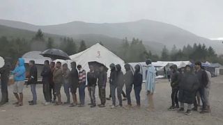 Humanitárius válság fenyeget a bosnyák-horvát határon egy táborban
