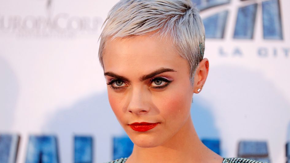 Cara Delevingne: Eco-warrior on Instagram promotes fast fashion
