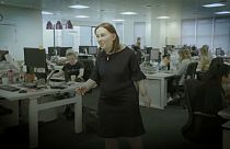 مخاطر تهدد الصحة الذهنية والبدنية لموظفي المكاتب إذا لم تتغير ظروف عملهم