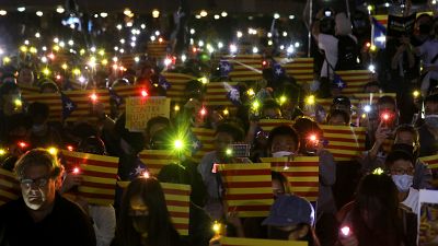 اعلام همبستگی معترضان هنگ‌ کنگی با جدایی‌طلبان کاتالونیا در اسپانیا