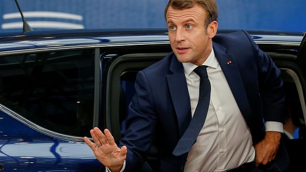 Macron'dan başörtüsü açıklaması: Kamusal alanda örtülmesi benim işim değil Macron'dan başörtüsü açıklaması: Kamusal alanda örtülmesi benim işim değil