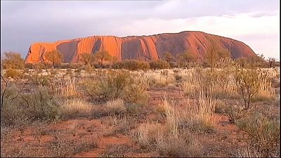 Letzter Tag: Touristenansturm vor Sperrung des Uluru