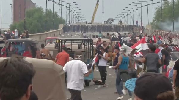 Протесты в Ираке: более 20 погибших, сотни пострадавших Протесты в Ираке: более 20 погибших, сотни пострадавших