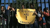 Los maestros protestan contra la violencia en las aulas en Portugal