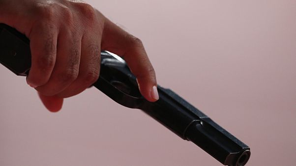 15 kurşunla vurulan bir kişi yardım almadan acile servise gitti 15 kurşunla vurulan bir kişi yardım almadan acile servise gitti
