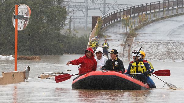 Japonya'da şiddetli yağışlar nedeniyle en az 10 kişi hayatını kaybetti Japonya'da şiddetli yağışlar nedeniyle en az 10 kişi hayatını kaybetti