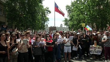 Choral singers call for peace and unity amid Chile unrest