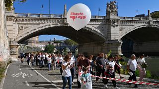 مظاهرة للمطالبة برحيل رئيس بلدية روما بسبب تردي الخدمات في العاصمة الإيطالية