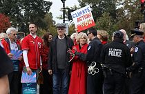 Η στιγμή της σύλληψης της Τζέιν Φόντα και του Τεντ Ντάνσον