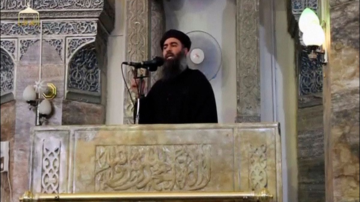 أبو بكر البغدادي زعيم تنظيم الدولة الإسلامية "داعش". تموز 2014