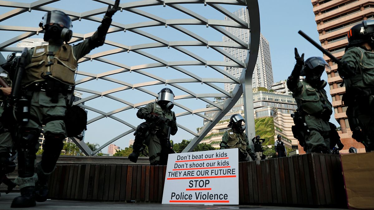 Χονγκ Κονγκ: Nέες συγκρούσεις διαδηλωτών και αστυνομίας