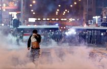 Hong Kong'da gösterilerin 21. haftasında polisin 'orantısız güç' kullanmasına tepki