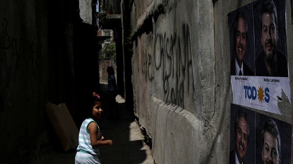 Urne aperte in Argentina, 34 milioni di elettori votano per presidenza Urne aperte in Argentina, 34 milioni di elettori votano per presidenza
