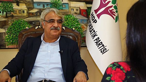 TBMM Başkanvekili HDP'li Mithat Sancar: Suriye sorunu Türkiye'nin Kürt sorunudur TBMM Başkanvekili HDP'li Mithat Sancar: Suriye sorunu Türkiye'nin Kürt sorunudur