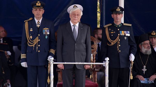 Ο Πρόεδρος της Δημοκρατίας Προκόπης Παυλόπουλος παρακολουθεί την παρέλαση, στη Θεσσαλονίκη Ο Πρόεδρος της Δημοκρατίας Προκόπης Παυλόπουλος παρακολουθεί την παρέλαση, στη Θεσσαλονίκη