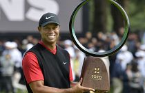 Tiger Woods consegue vitória histórica no Japão