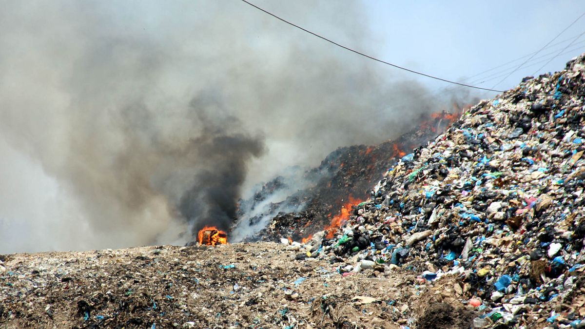 Muğla'nın Bodrum ilçesinde katı atık çöp depolama alanında yangın