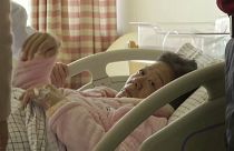 شاهد: طبيبة متقاعدة تنجب بعمر 67 عاما لتصبح أكبر أم في الصين