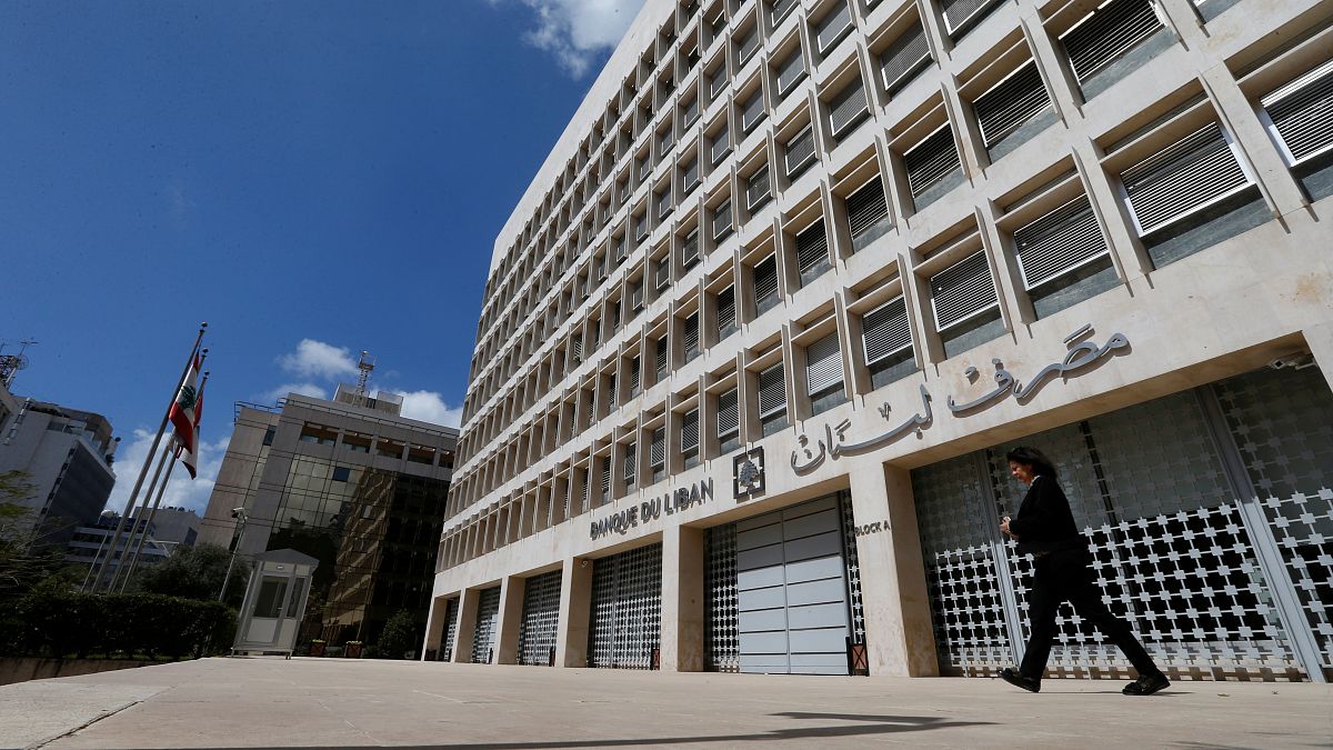 محافظ مصرف لبنان: نحتاج الوصول لحل فوري ولم أقل إن الاقتصاد سينهار خلال أيام