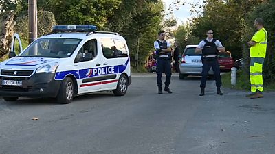 Polícia francesa detém suspeito de ataque contra mesquita