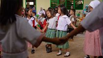 Filippine: così, i bambini tornano a scuola dopo l'assedio di Marawi