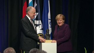 "Hüterin der Zivilisation": Merkel mit Theodor-Herzl-Preis geehrt