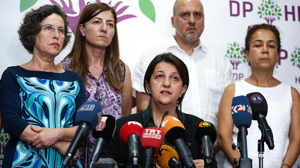 HDP Eş Genel Başkanı Pervin Buldan kayyum kararlarına tepki gösterdi HDP Eş Genel Başkanı Pervin Buldan kayyum kararlarına tepki gösterdi